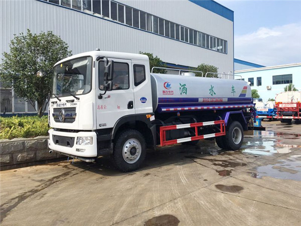 D9东风12吨洒水车