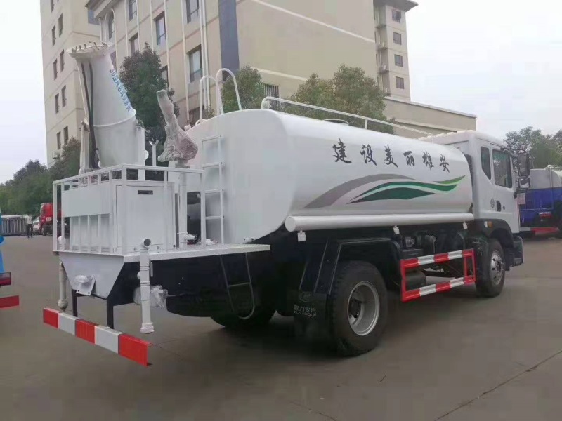 东风多利卡雾炮洒水车价格