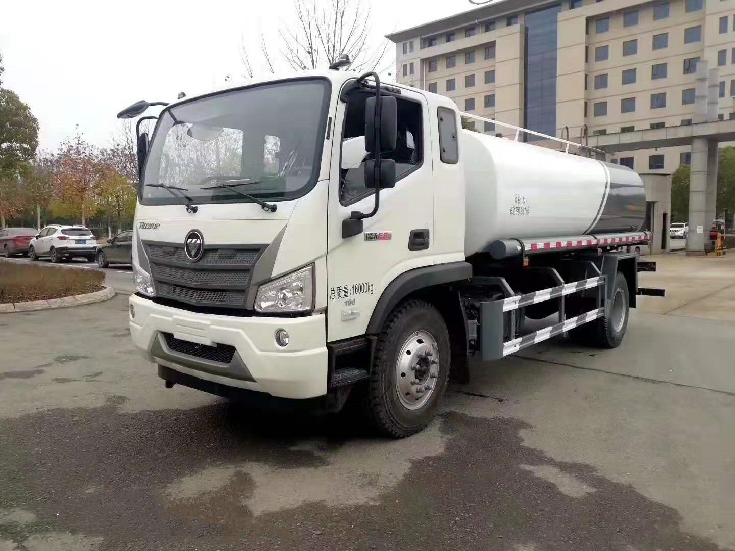 国六福田12方洒水车