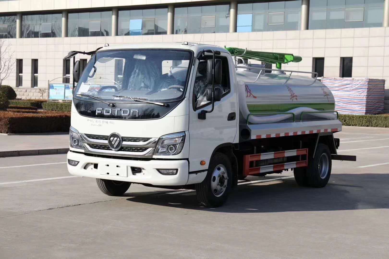 吸粪车