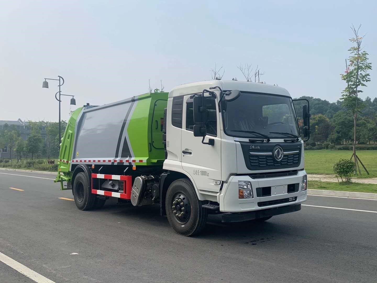 12方压缩垃圾车