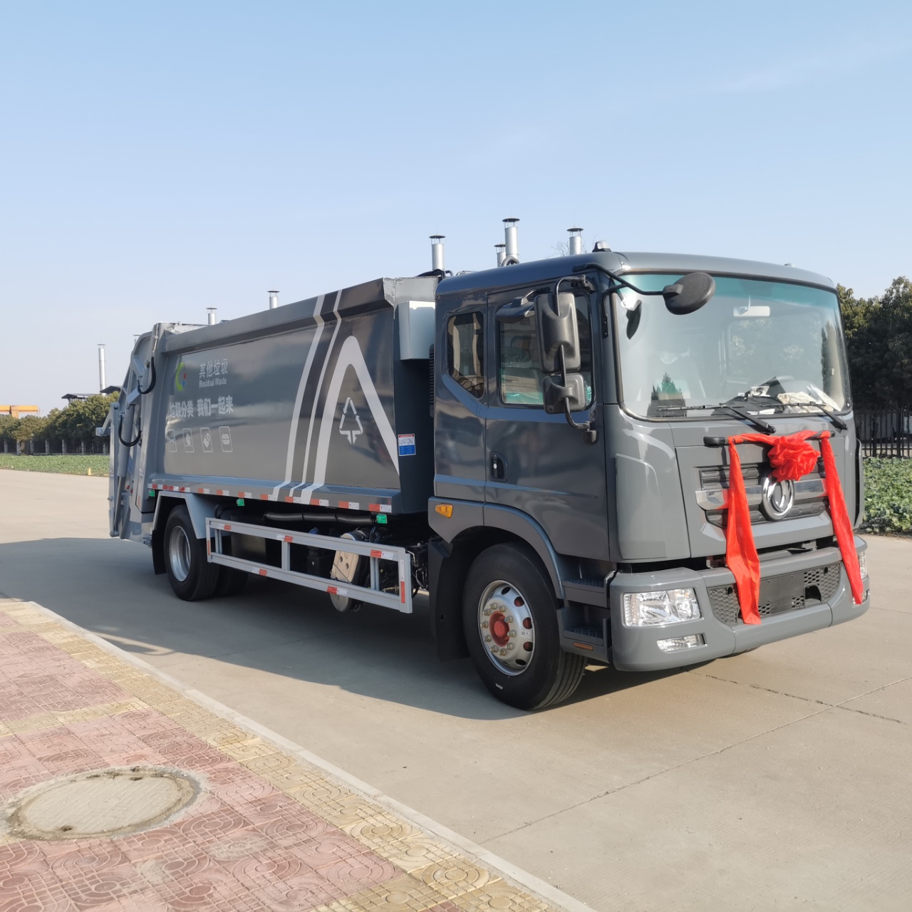 东风压缩垃圾车