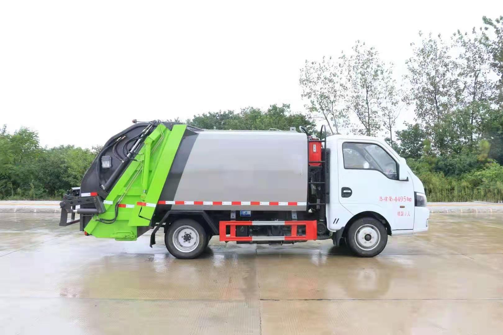 4方压缩垃圾车