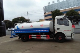 湖南邹总订购的东风大多利卡8吨洒水车顺利发车
