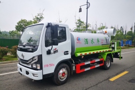 东风多利卡5方洒水车